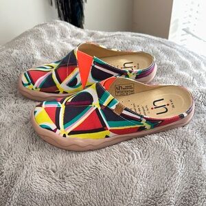 UIN Vibrant Geometric Slip-On Mules